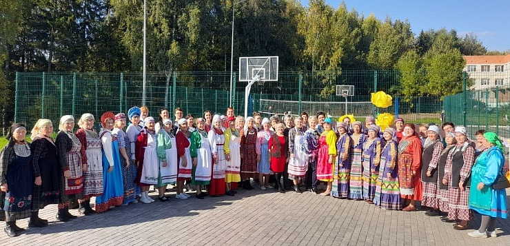Женсоветы Завьяловского района подарили праздник в честь Дня национального костюма