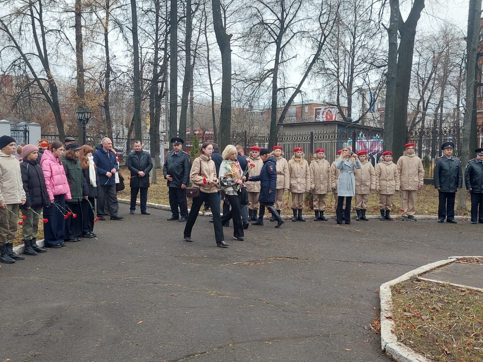 image_0 image_0