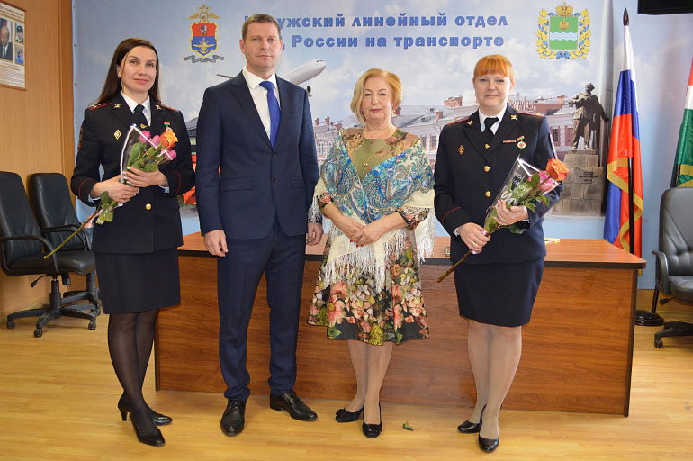 image_0 image_0