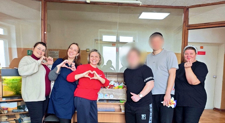 Жители Саратовской области собрали "Сундук храбрости #СВОим"