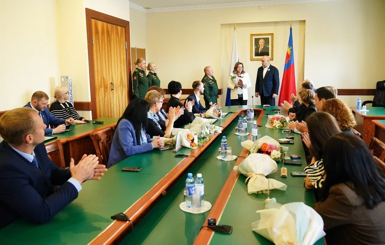 image_0 image_0