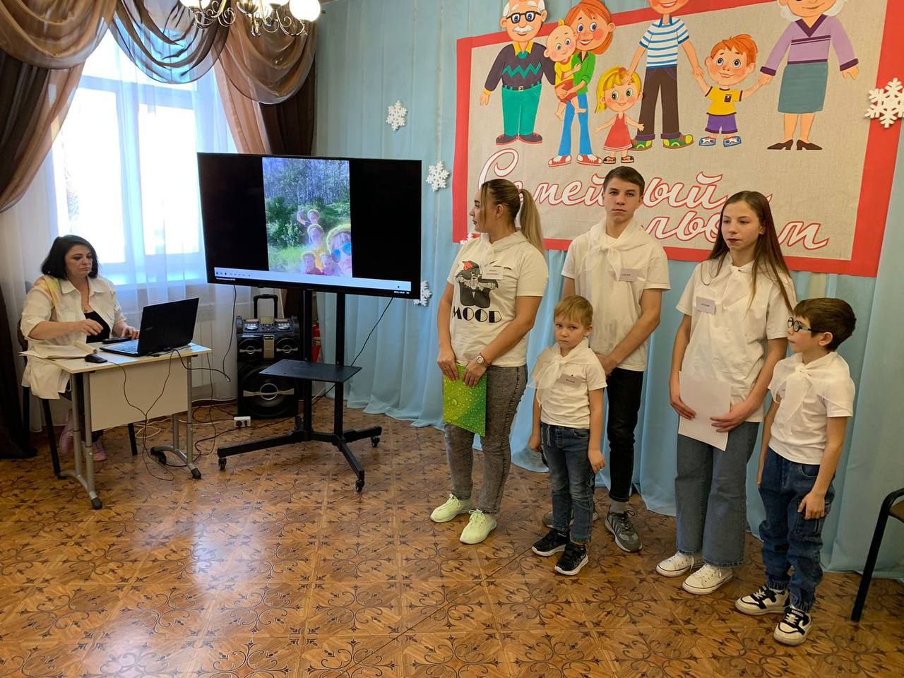 image_0 image_0