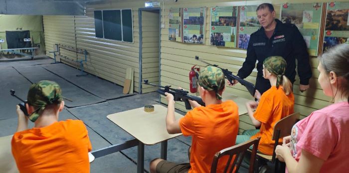 Женсовет АО «ЕВРАЗ ЗСМК» организовал военно-патриотическую игру «Зарницу»