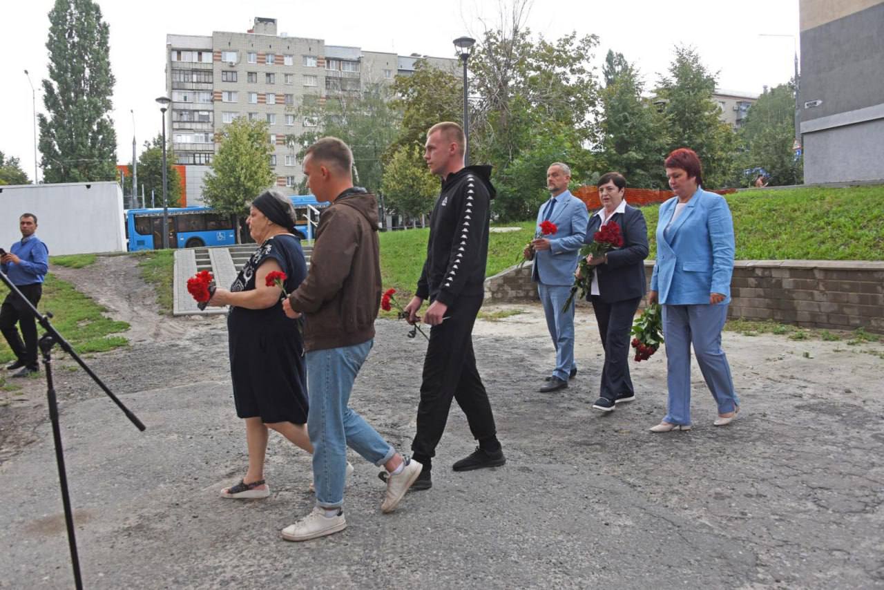 image_0