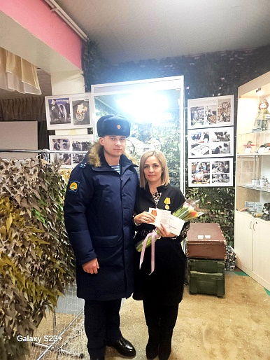 Председателя Амурского областного Союза женщин наградили медалью «За отличие в службе в сухопутных войсках»