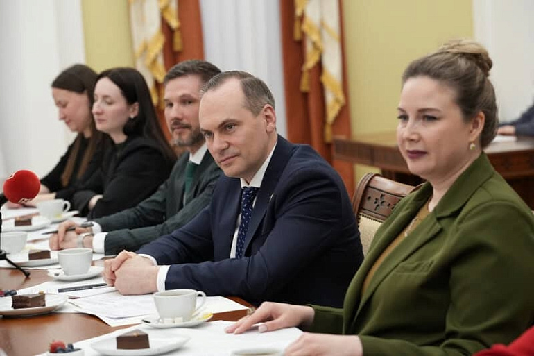 Глава Республики Мордовия провёл встречу с Комитетом семей воинов Отечества