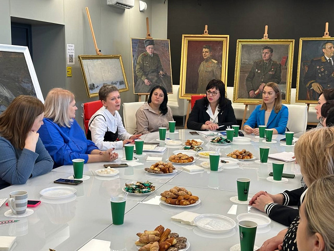 Союзницы Херсонской области говорили о роли женщин в современном обществе