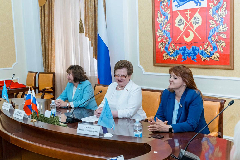 Лидеры женских организаций Тюменской и Оренбуржской областей подписали соглашения о сотрудничестве