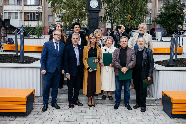 В Липецке торжественно открыли «Часы желаний»