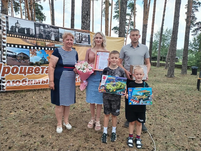 Семьи Мордовии получили благодарности и ценные подарки от регионального отделения Союза женщин