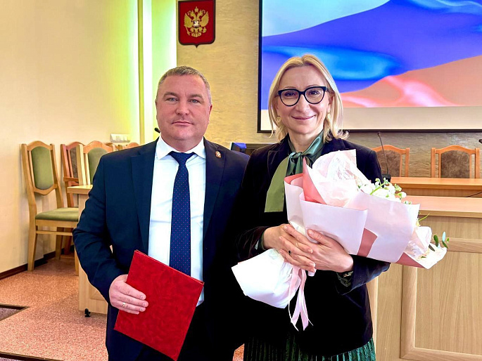 Председатель Омского реготделения СЖР - Заслуженный работник социальной защиты населения РФ