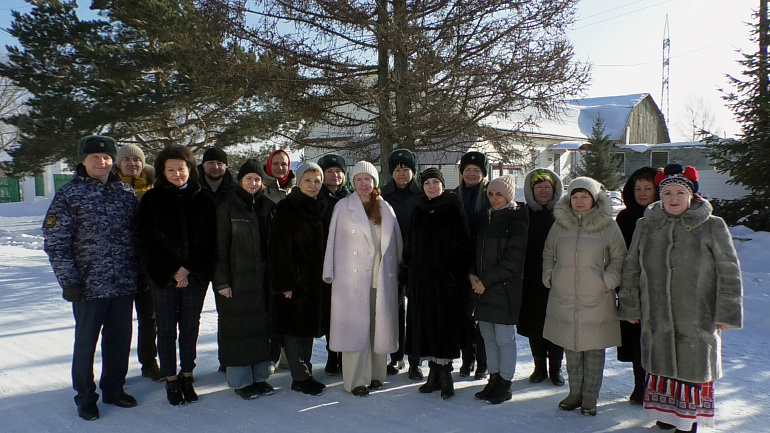 Просвещаем, обучаем, консультируем: проект «Жизнь продолжается» в ИК-35 г. Мариинска