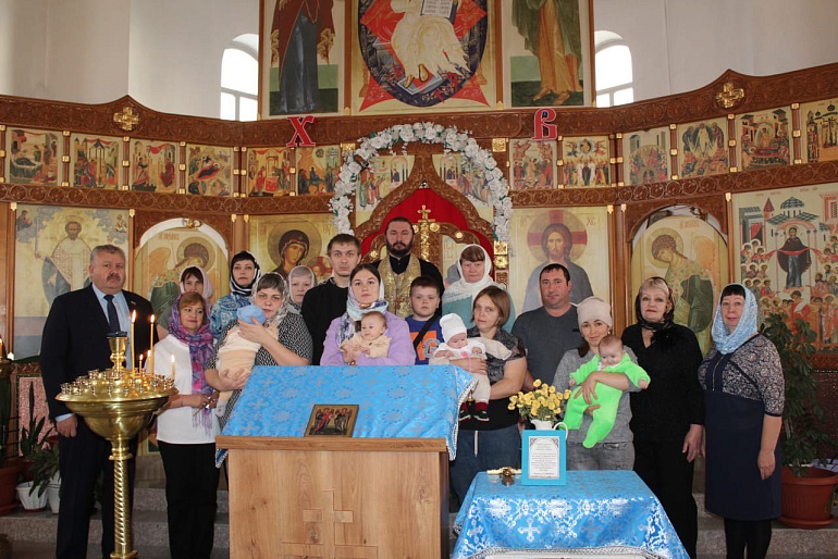 В Чановском районе местные семьи приняли участие в обряде Имянаречения