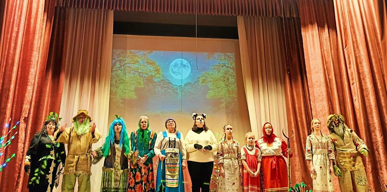 В Рождественский сочельник Краснинский женсовет показал волшебную сказку