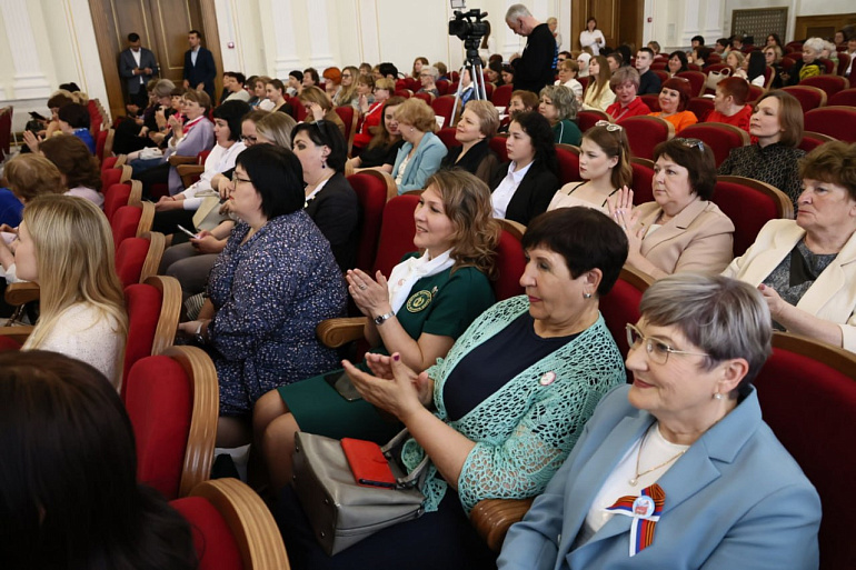 В Законодательном Собрании Челябинской области прошла конференция РО Союза женщин