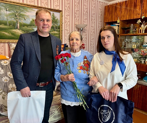 Активистки Карелии поздравили ветеранов с Днем Победы
