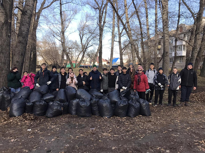 Общественники и школьники Абакана навели порядок в городе