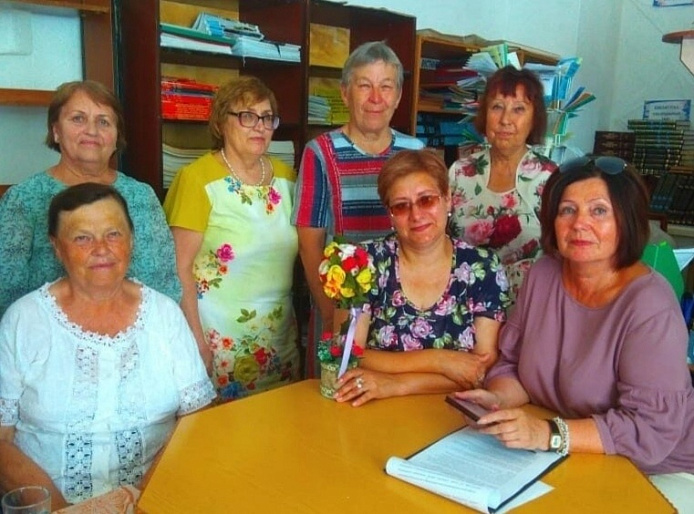 Женский клуб "Активное долголетие" Петуховского района отметил День железнодорожника