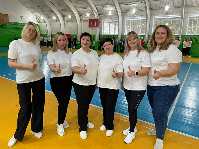 Белохолуницкие активистки - участницы фестиваля "Красота. Грация. Идеал 2025"