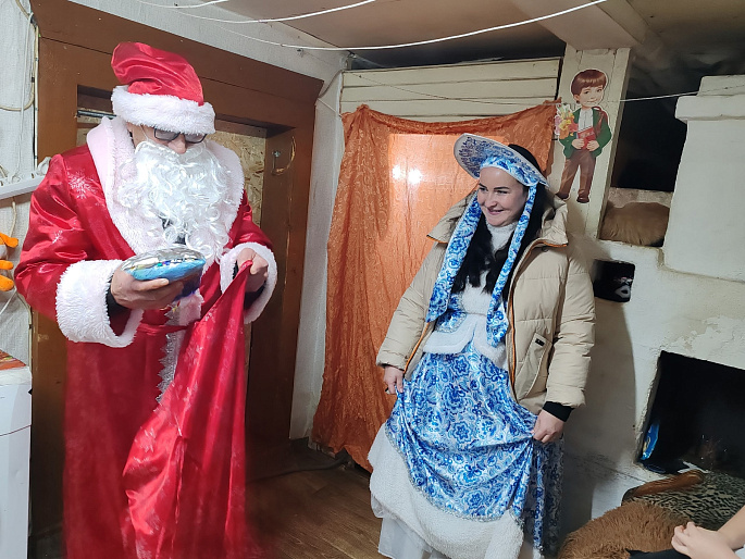 Женсовет подарил новогоднее чудо ребятишкам Первомайского округа