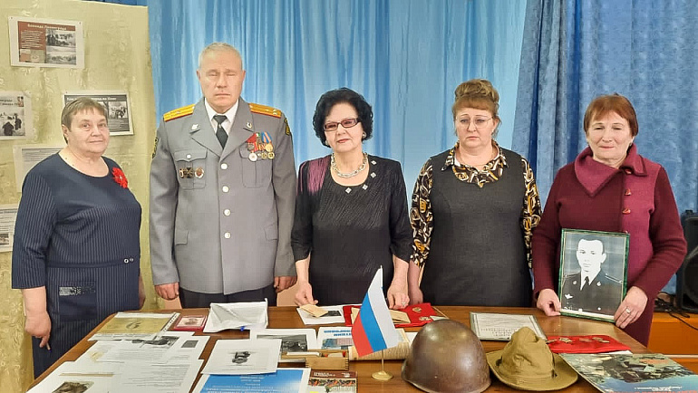 Активисты женсовета Усть-Таркского района приняли участие в уроке мужества