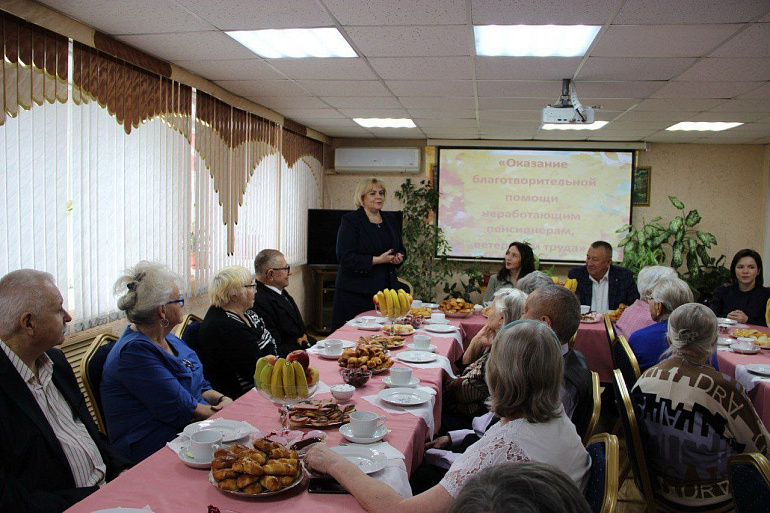 Женсовет Приволжской железной дороги подарил праздник бабушкам и дедушкам