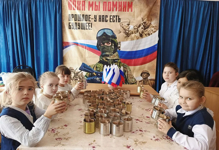 В селе Волово школьников пригласили на мастер-класс по изготовлению окопных свечей