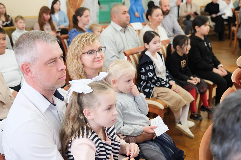День отца отметили в Астрахани
