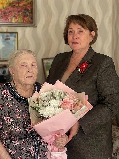 Женсовет поздравил ветерана со 101-м днем рождения