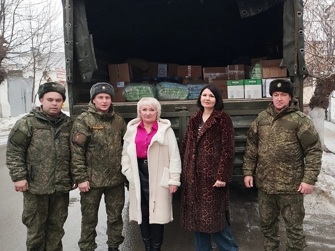 Тонну гуманитарной помощи отправили вольчане землякам-военнослужащим