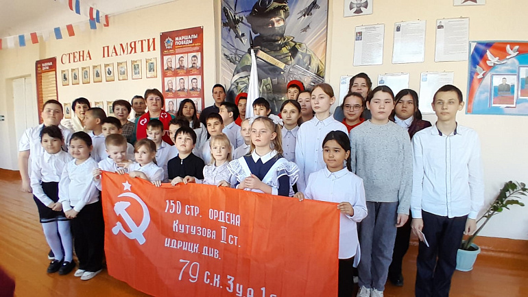 Активистки Дергачевского женсовета почтили память земляков-участников битвы за Сталинград