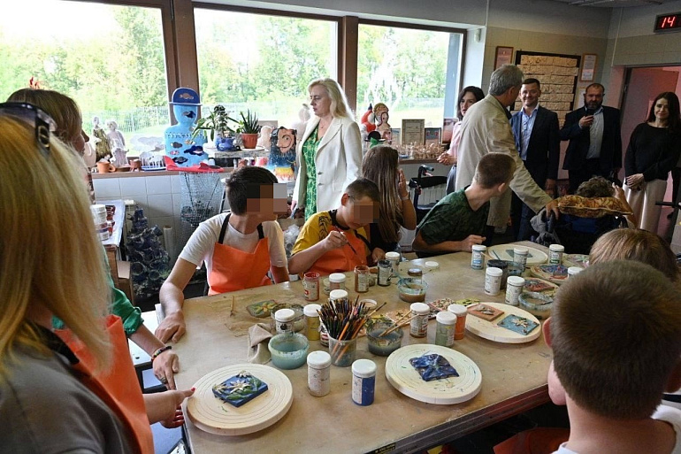 Замминистра культуры РФ дала высокую оценку деятельности инклюзивной творческой лаборатории в Калуге