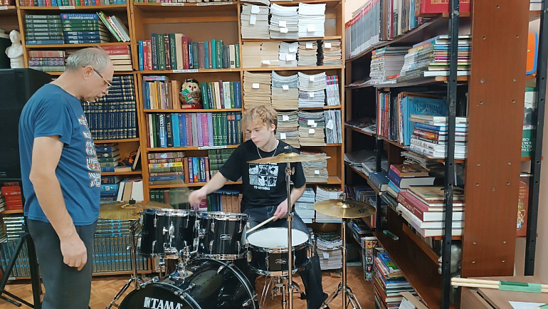 Два поколения музыкантов встретились на одной сцене благодаря проекту Одесского женсовета