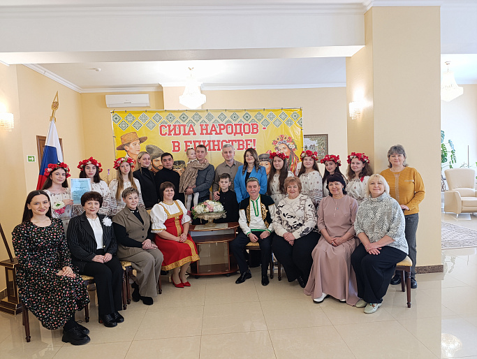 Дергачевский женсовет организовал в районе открытие Года единства народов России