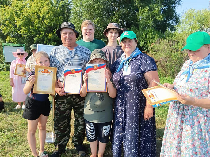 Рыбак рыбака видит издалека: популярный праздник отметили в Средней Матренке