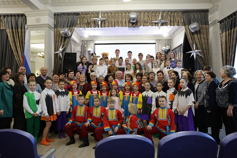 Под знаком Года семьи и Дня матери