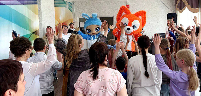 Сахалинские союзницы провели добрую акцию "От улыбок станет мир светлей"