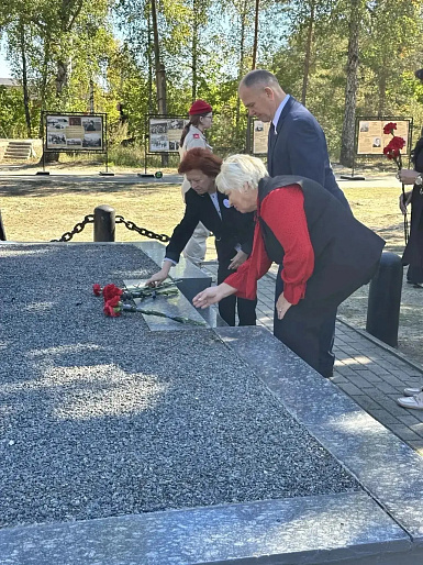 На территории «ДУЛАГ-142» в Брянске почтили память жертв нацизма