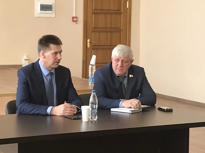 Усвятские женщины рассказали Сенатору РФ о своей работе