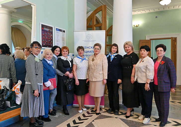 Союз женщин Новосибирской области организовал чествование представителей воинских династий 