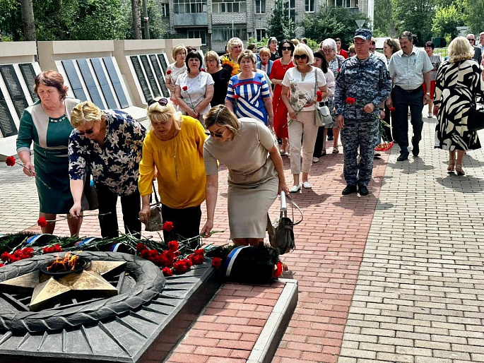 Женщины Тамбовщины зажгли свечи памяти и склонили головы в минуте молчания