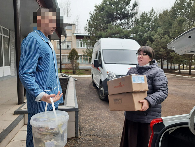 От сердца к сердцу. Активистки женсовета ЗАТО Светлый передали очередную гумпомощь в прифронтовой госпиталь