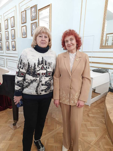 Урок музыки для севастопольских подруг