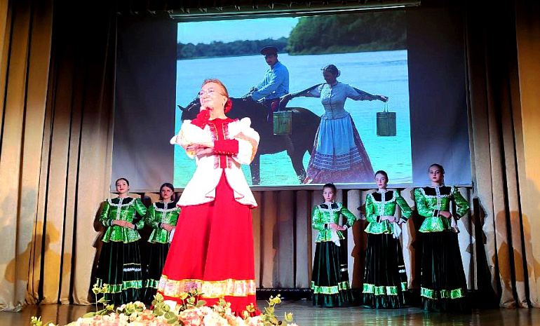 Донские подруги побывали на форуме "Сила души женщины-казачки в современном мире"