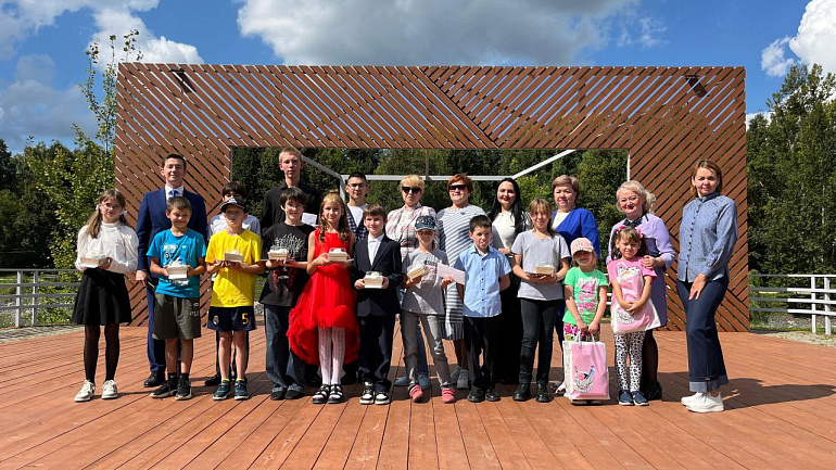 Женщины Татарстана собрали подарки школьникам Брянска и маленьким жителям республики