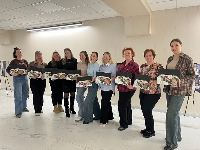 Семейные ценности и искусство: живописный мастер-класс в Полярном