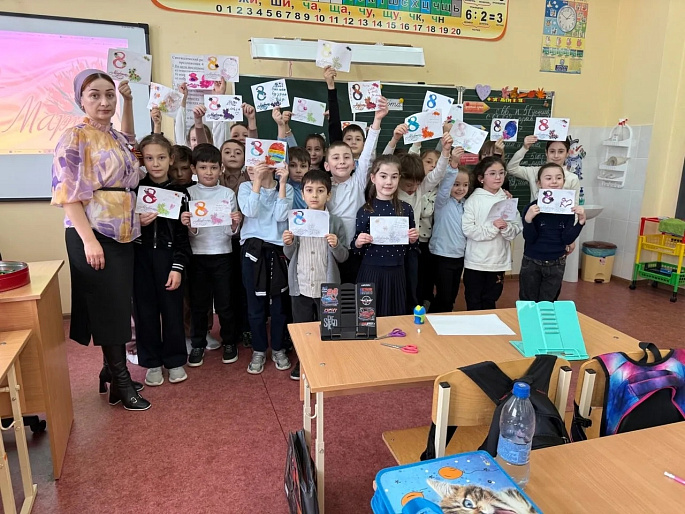 К 8 марта в школы и детсады ЛНР доставят свыше полутора тысяч поздравлений из Предгорья