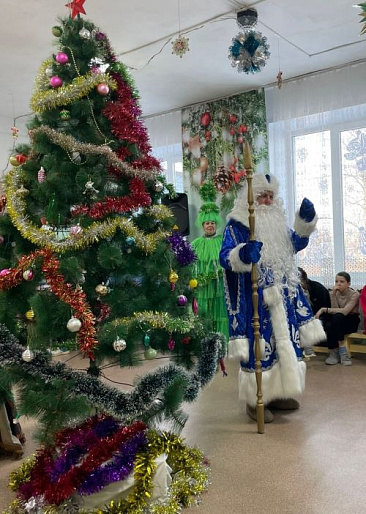 Новый год для подшефных