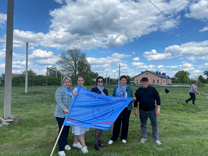 Добринский совет женщин высадил кедры в селах района