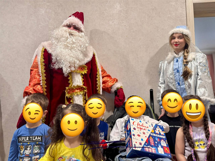 «Приглашаем сказку в дом». Петушинский женсовет вместе с партнерами подарил праздник особенным детям